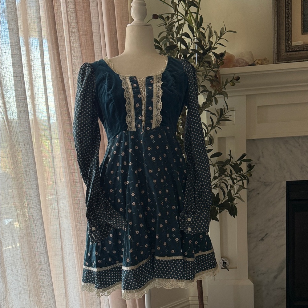 Gunne Sax Blue Floral Mini Dress - Picture 2 of 10